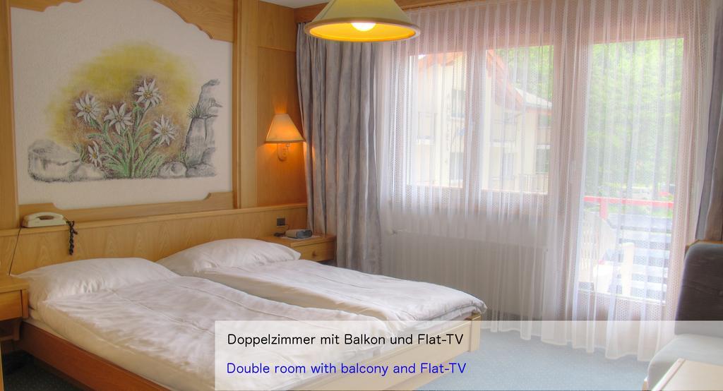 Doppelzimmer mit Balkon